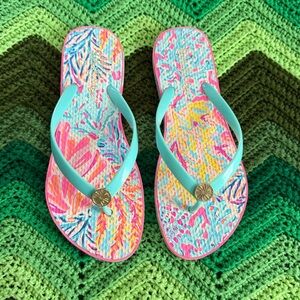 Lilly Pulitzer flip flops size 8 EUC “Celestial blue cay to my heart” beach pool
